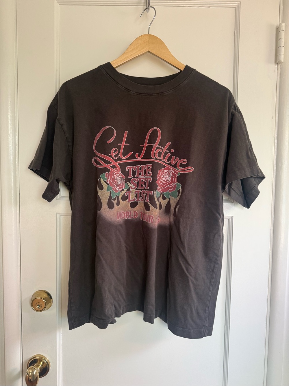 Set Active Graphic Tee